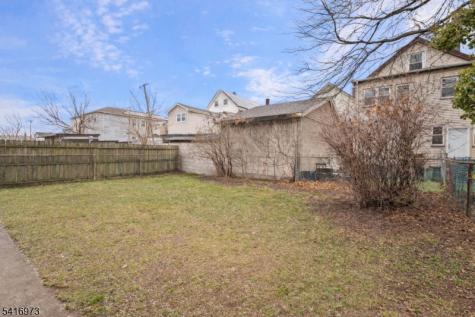 33 Delaware Street Elizabeth NJ 07206