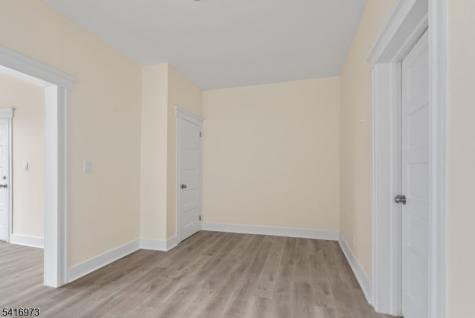 33 Delaware Street Elizabeth NJ 07206