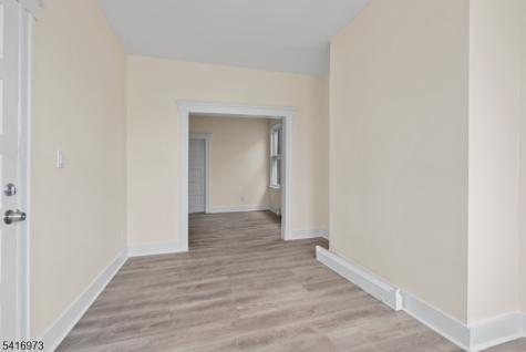 33 Delaware Street Elizabeth NJ 07206
