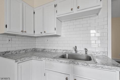 33 Delaware Street Elizabeth NJ 07206
