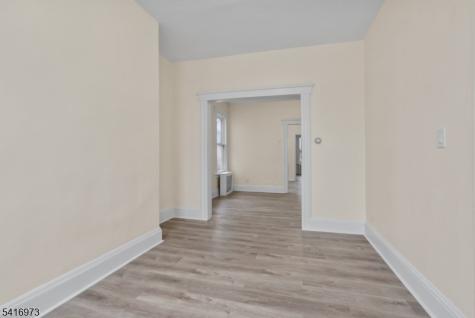 33 Delaware Street Elizabeth NJ 07206