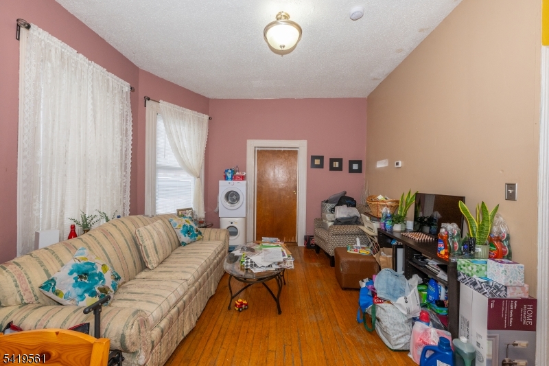 31 Chestnut Street East Orange NJ 07018