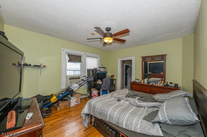 31 Chestnut Street East Orange NJ 07018
