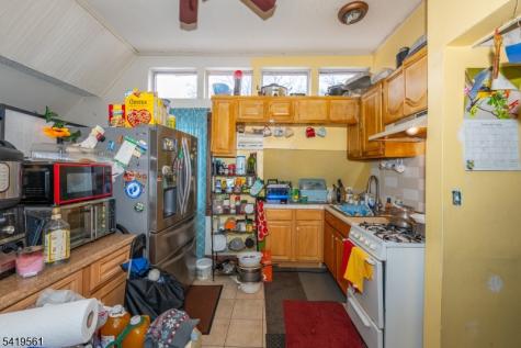 31 Chestnut Street East Orange NJ 07018