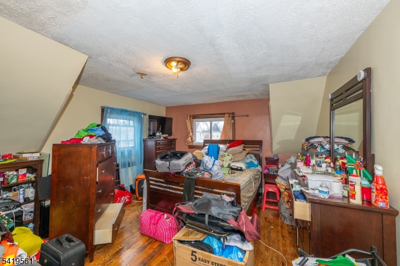 31 Chestnut Street East Orange NJ 07018
