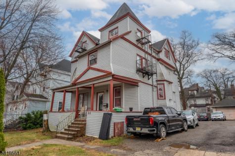 31 Chestnut Street East Orange NJ 07018