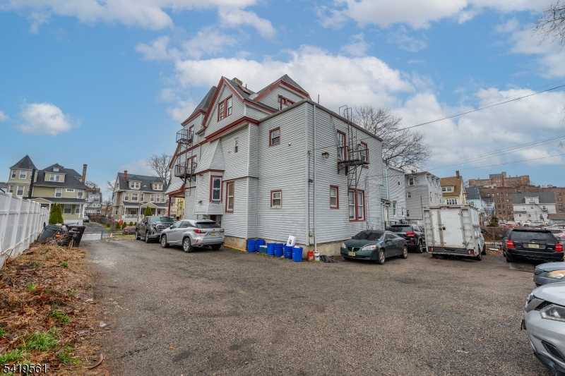 31 Chestnut Street East Orange NJ 07018