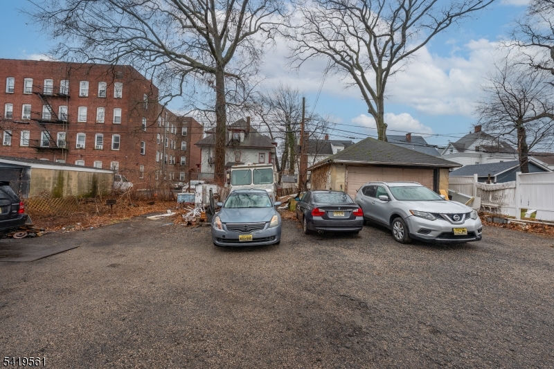 31 Chestnut Street East Orange NJ 07018