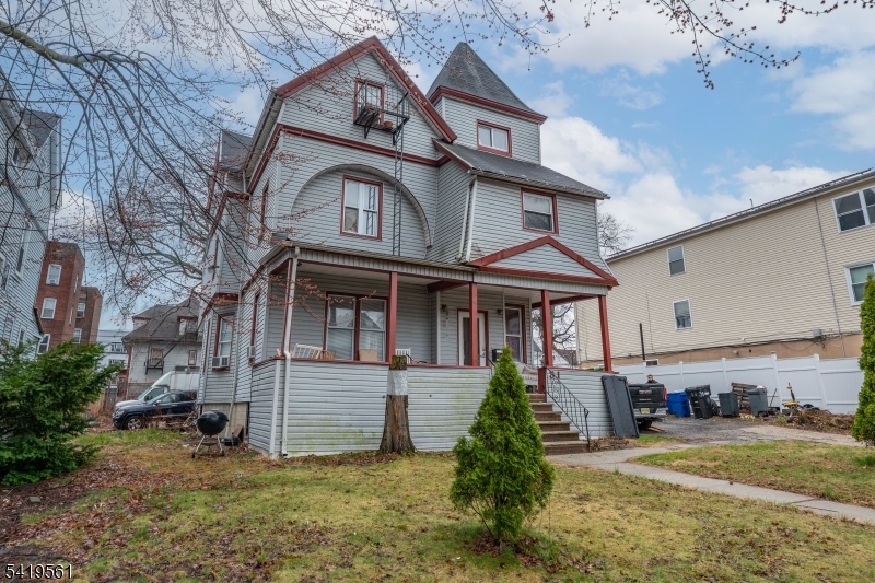 31 Chestnut Street East Orange NJ 07018