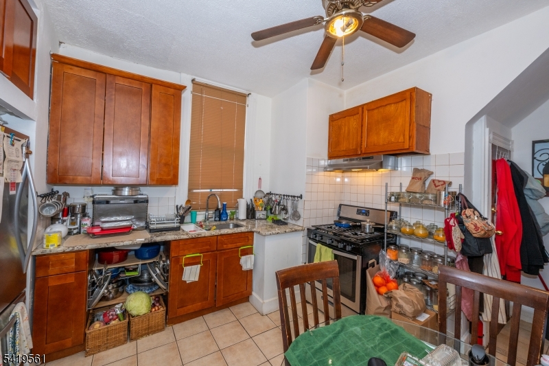 31 Chestnut Street East Orange NJ 07018