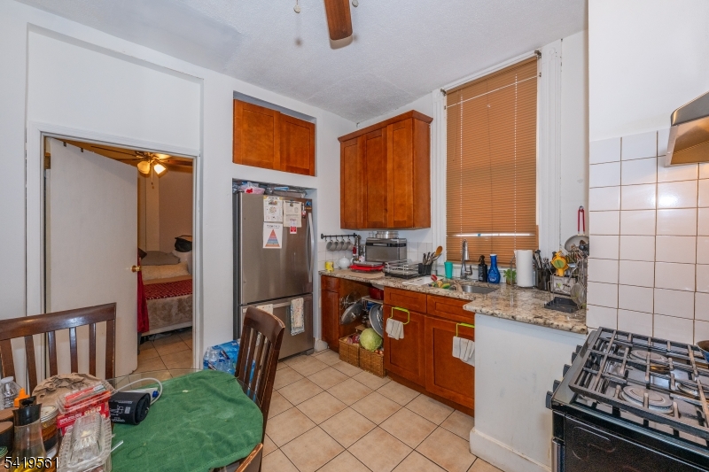 31 Chestnut Street East Orange NJ 07018