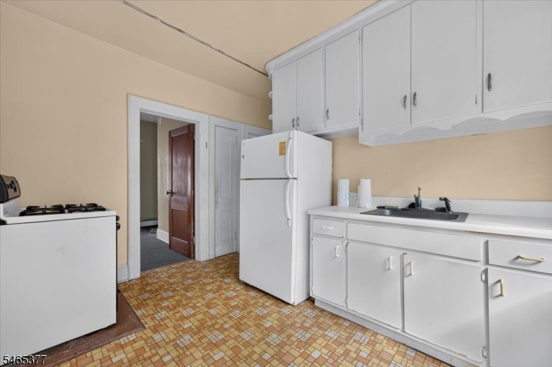 629 Maple Avenue Elizabeth NJ 07202