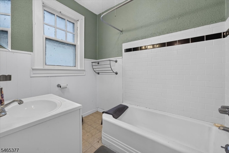 629 Maple Avenue Elizabeth NJ 07202