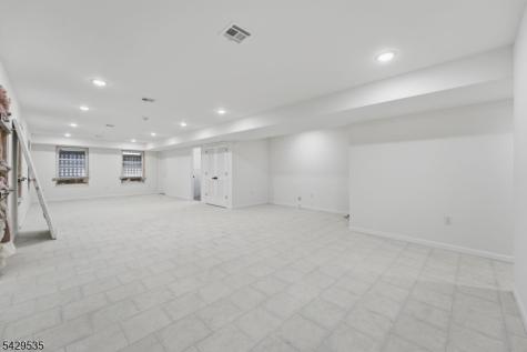 68 Sherman Avenue Newark NJ 07114