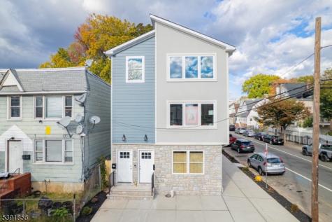 543 13TH Avenue Newark NJ 07103
