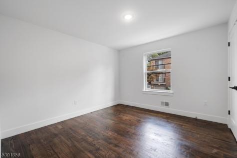 543 13TH Avenue Newark NJ 07103