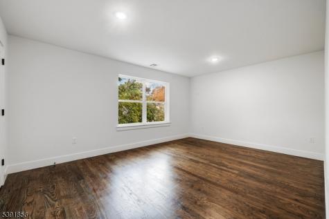 543 13TH Avenue Newark NJ 07103