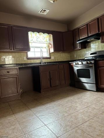 52 Stone Newark NJ 07104