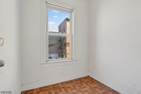 1110 Hampton Place Elizabeth NJ 07201