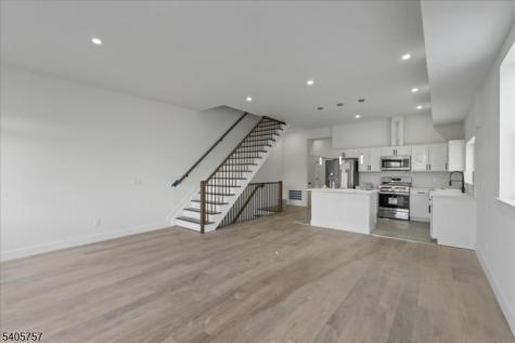 365 21ST Street Irvington NJ 07111