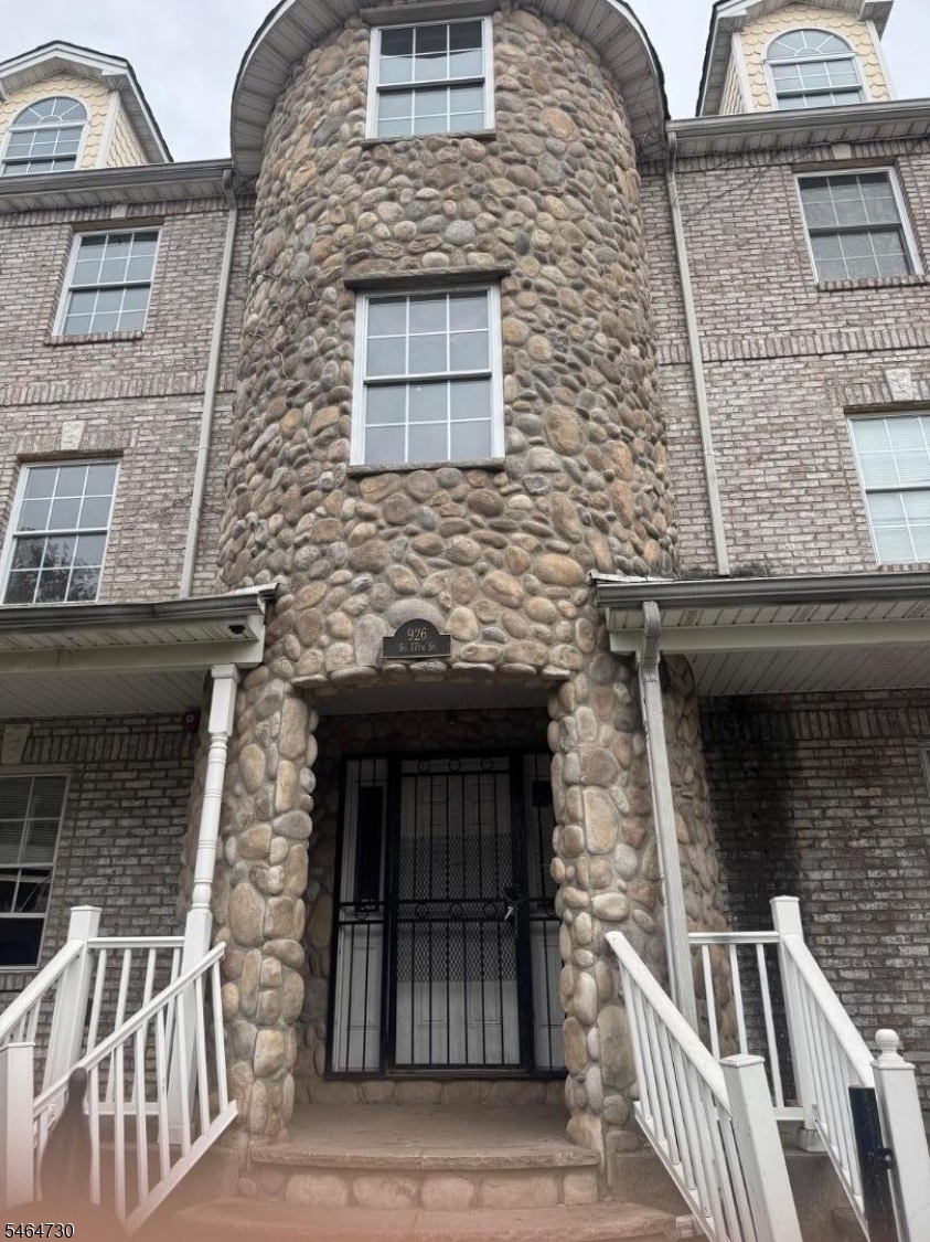 787 Clinton Avenue Newark NJ 07108