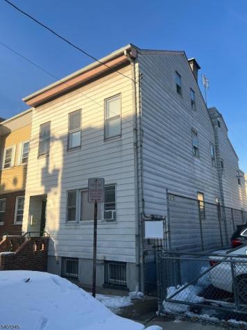 195 Walnut Street Newark NJ 07105