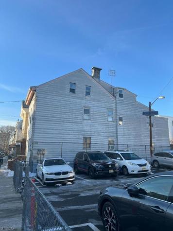 195 Walnut Street Newark NJ 07105