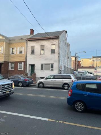 195 Walnut Street Newark NJ 07105