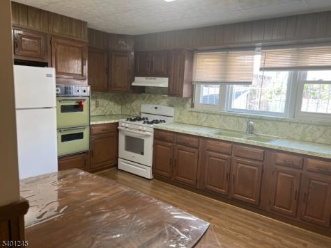 195 Walnut Street Newark NJ 07105