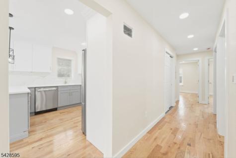 271 Schley Street Newark NJ 07112