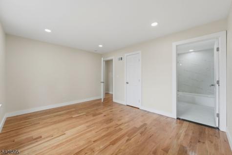 271 Schley Street Newark NJ 07112