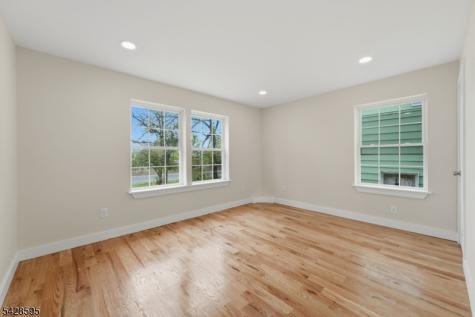 271 Schley Street Newark NJ 07112