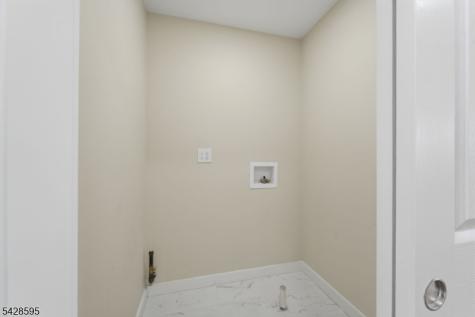 271 Schley Street Newark NJ 07112