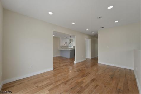 271 Schley Street Newark NJ 07112