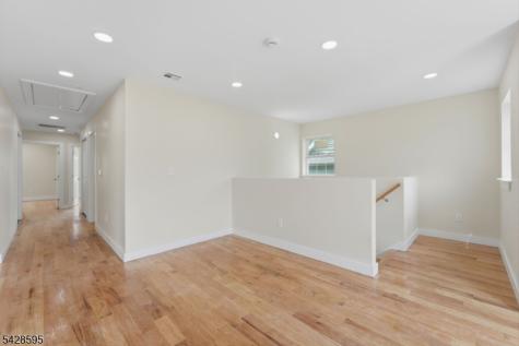 271 Schley Street Newark NJ 07112