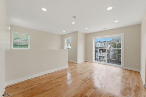 271 Schley Street Newark NJ 07112