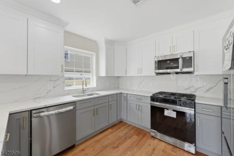 271 Schley Street Newark NJ 07112
