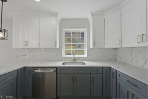 271 Schley Street Newark NJ 07112