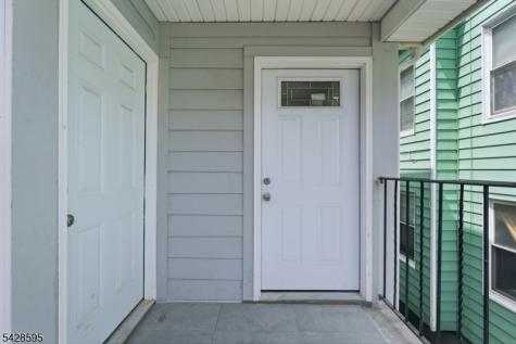 271 Schley Street Newark NJ 07112