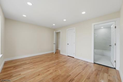 271 Schley Street Newark NJ 07112