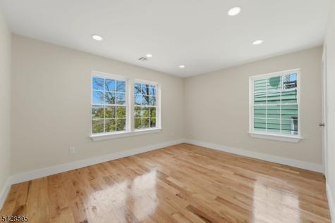 271 Schley Street Newark NJ 07112