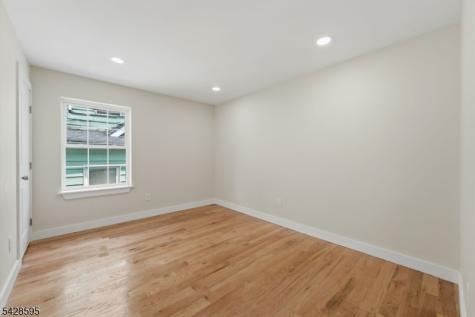 271 Schley Street Newark NJ 07112