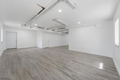 271 Schley Street Newark NJ 07112