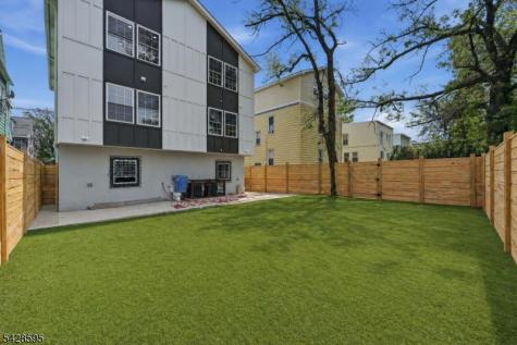 271 Schley Street Newark NJ 07112