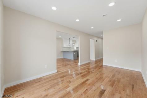 271 Schley Street Newark NJ 07112