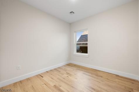 54 56 2nd Street Elizabeth NJ 07206