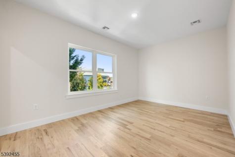 54 56 2nd Street Elizabeth NJ 07206