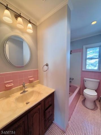 81 Lakeshore Drive Prospect Park NJ 07508