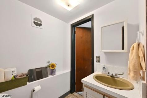 347 Chestnut Avenue South Hackensack NJ 07606