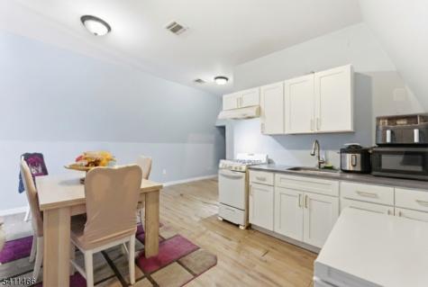 34 Leo Place Newark NJ 07108